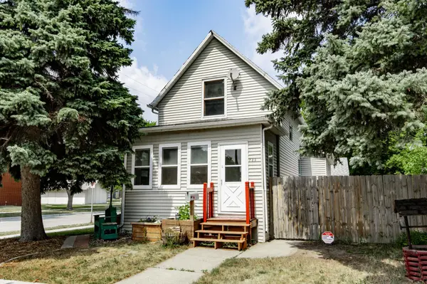 723 6th AVE N, Fargo, ND 58102