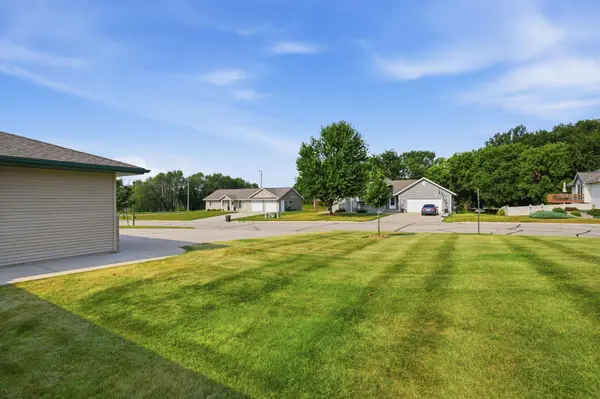 680 West River Dr, New London, MN 56273