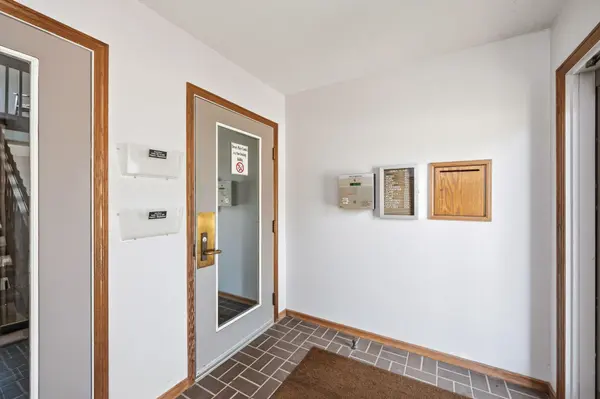232 S Dewey ST #101, Fairmont, MN 56031