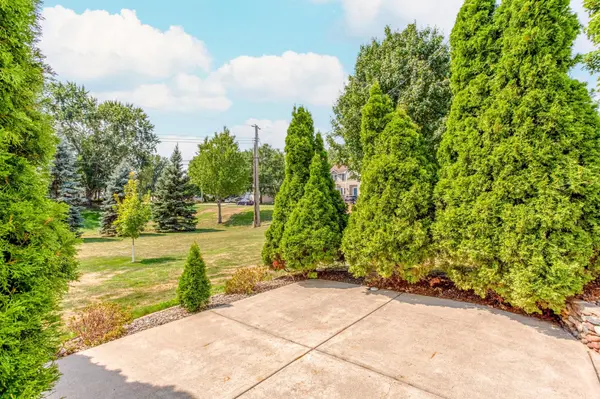 9380 Revere LN N, Maple Grove, MN 55369