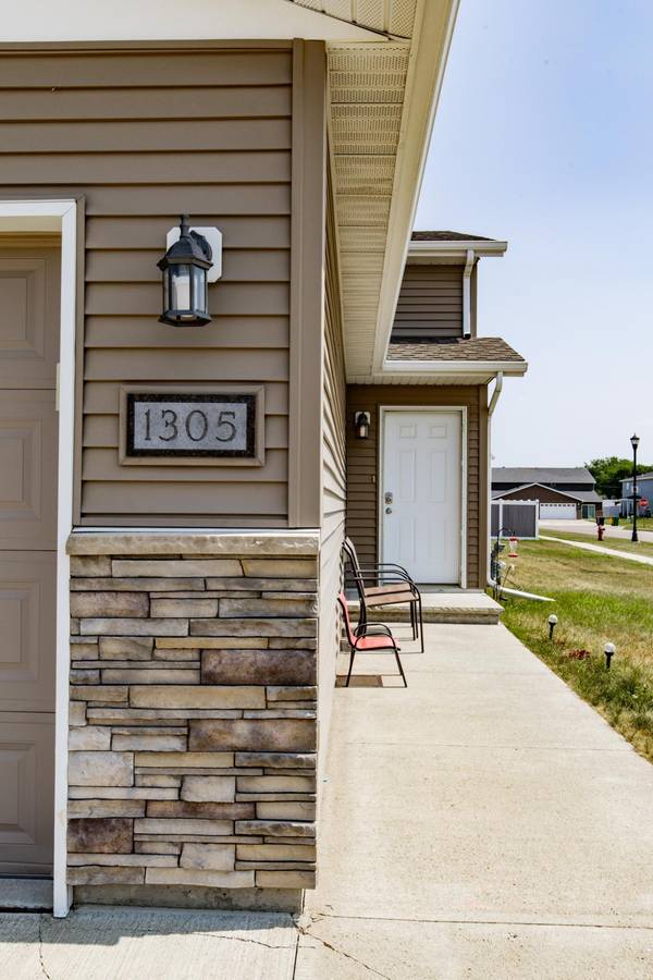 1305 5th ST NW, West Fargo, ND 58078