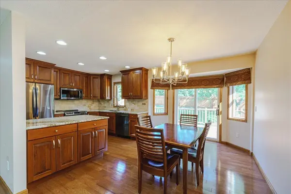 1100 W 158th ST, Burnsville, MN 55306