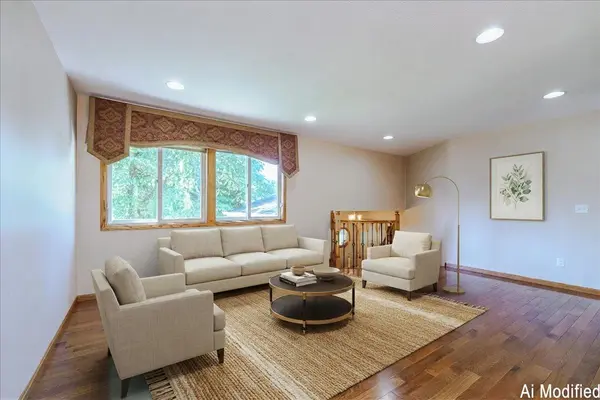 1100 W 158th ST, Burnsville, MN 55306