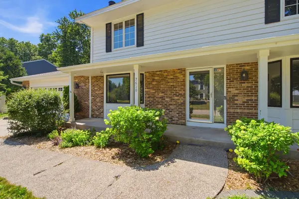 7610 Heritage RD, Eden Prairie, MN 55346