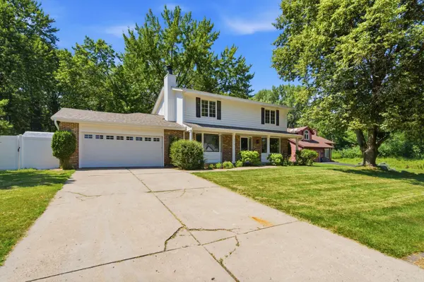 7610 Heritage RD, Eden Prairie, MN 55346
