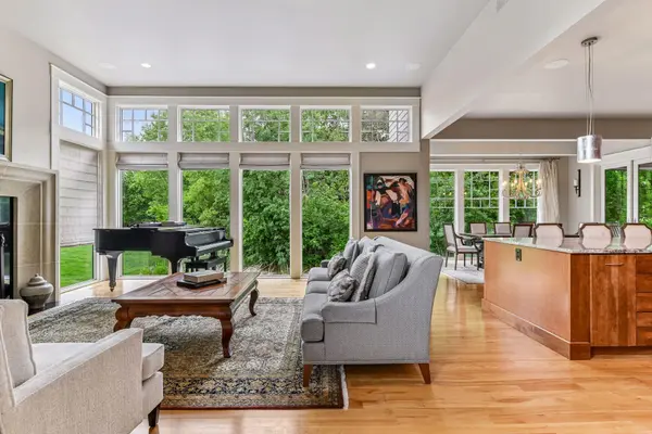 2224 Portico GN, Wayzata, MN 55391