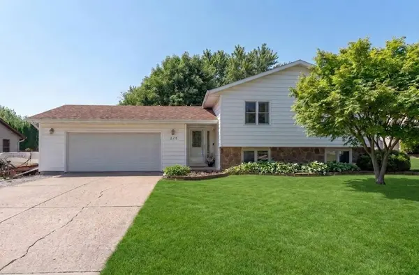 225 20th ST NW, Owatonna, MN 55060