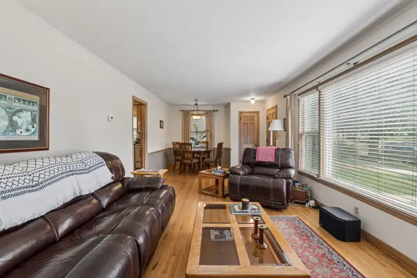 2245 Highland Pkwy, Saint Paul, MN 55116