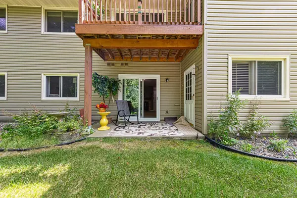 18450 Creeks Bend DR, Minnetonka, MN 55345