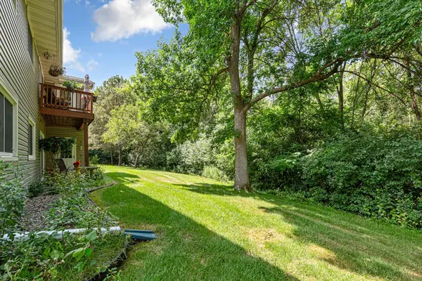 18450 Creeks Bend DR, Minnetonka, MN 55345