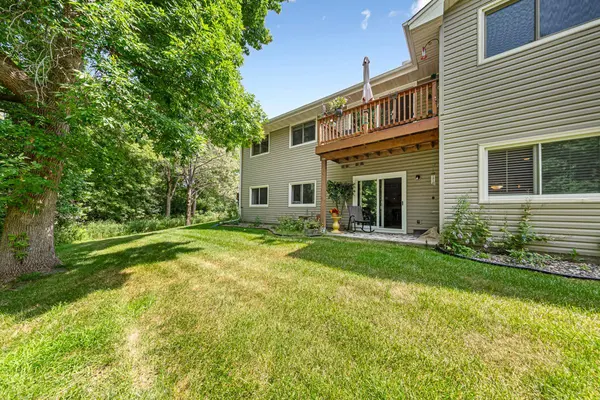 18450 Creeks Bend DR, Minnetonka, MN 55345