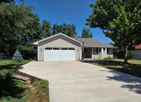3917 Edgewood RD NE, Circle Pines, MN 55014