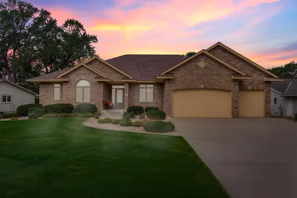 3205 Woodbridge ST, Shoreview, MN 55126