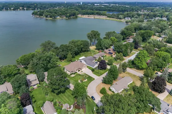 3205 Woodbridge ST, Shoreview, MN 55126