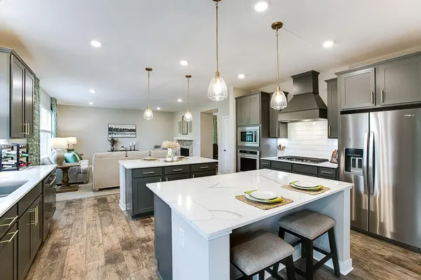 3792 Brookside DR, Chaska, MN 55318