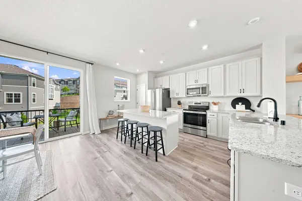 2217 Gateway Curve, North Saint Paul, MN 55109