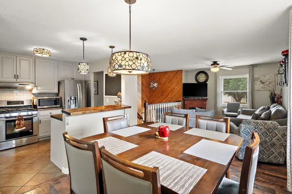 1006 Van Buren ST S, Shakopee, MN 55379