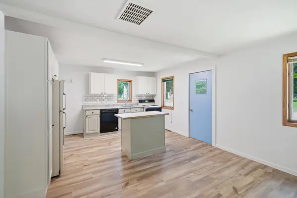 18 Ann ST S, Minnesota Lake, MN 56068