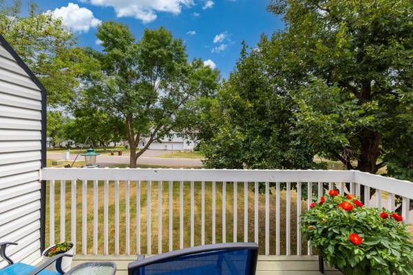 3632 Gershwin LN N, Oakdale, MN 55128