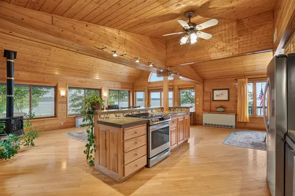 17365 Sunset TRL, Pine City, MN 55063