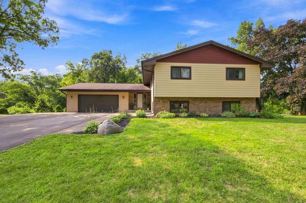 2056 128th ST W, Rosemount, MN 55068