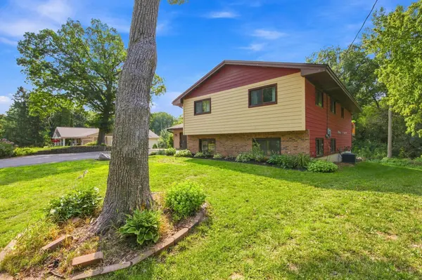 2056 128th ST W, Rosemount, MN 55068