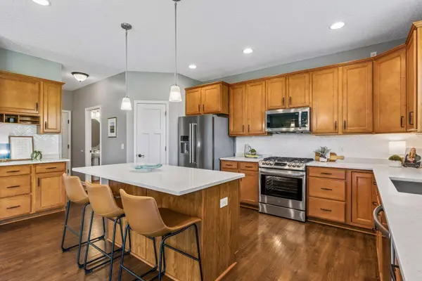 13816 Savanna DR, Rogers, MN 55374