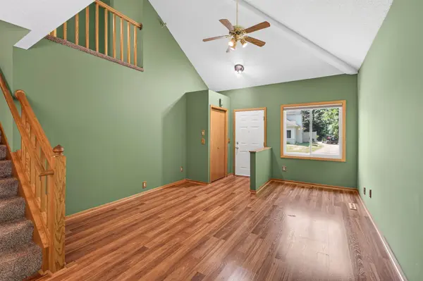 15242 Lesley LN, Eden Prairie, MN 55346