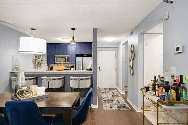 48 Groveland TER #B206, Minneapolis, MN 55403