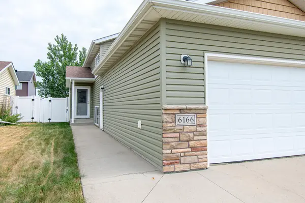 6166 35th ST S, Fargo, ND 58104