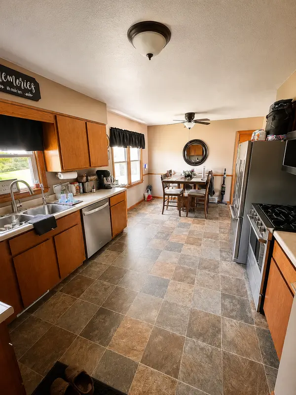 205 Main ST W, Geneva, MN 56035