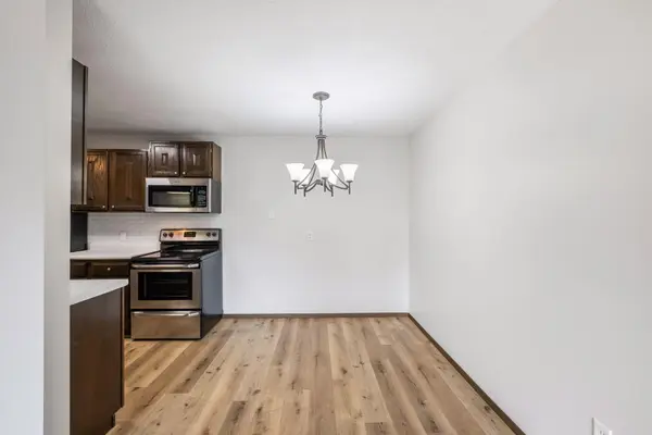 4009 Heritage Hills DR #207, Bloomington, MN 55437