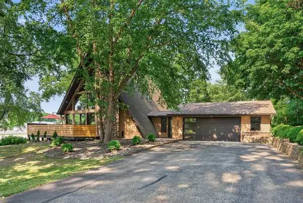 18475 Jamaica PATH, Lakeville, MN 55044