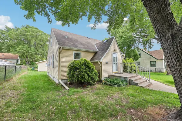 5323 4th ST NE, Fridley, MN 55421