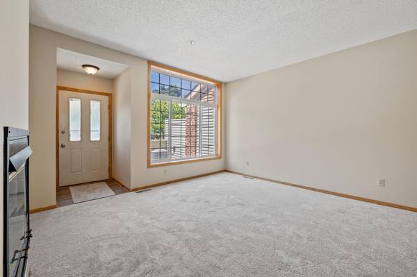 8797 Branson DR #67, Inver Grove Heights, MN 55076