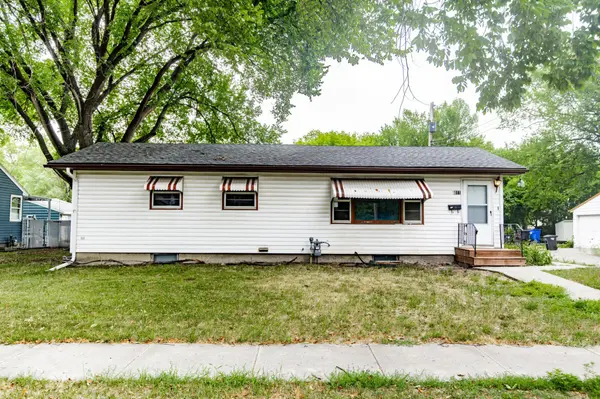 1011 College ST N, Fargo, ND 58102