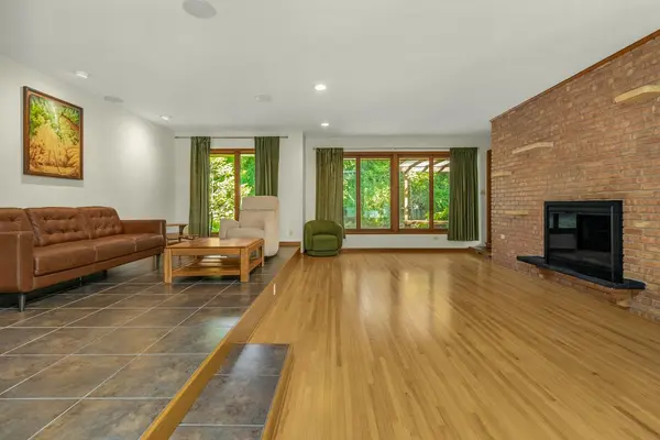 700 Arbogast ST, Shoreview, MN 55126