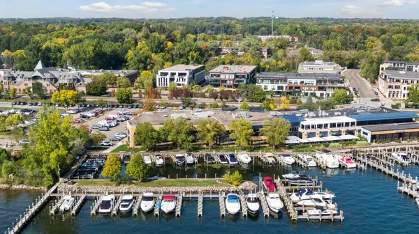 253 Lake ST E #305, Wayzata, MN 55391