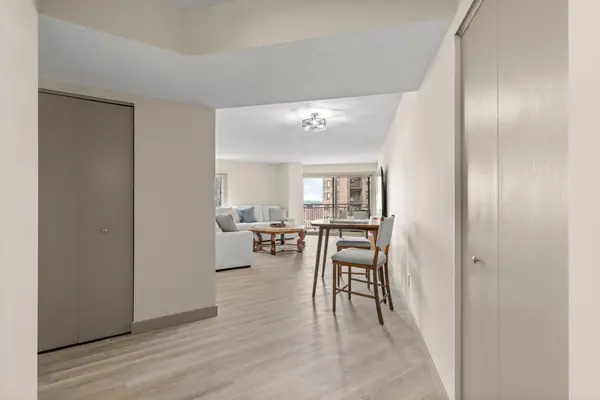 1225 Lasalle AVE #1502, Minneapolis, MN 55403