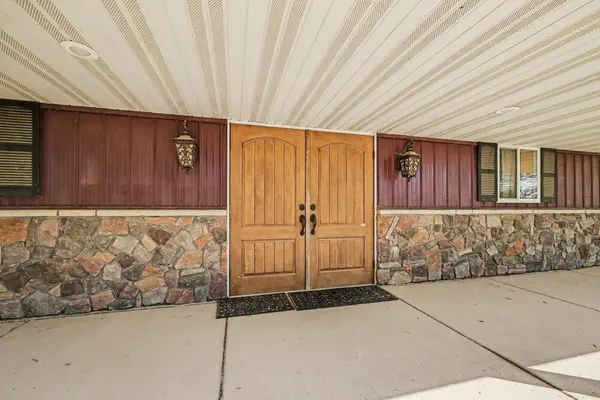 8920 E 250th ST, Elko New Market, MN 55020