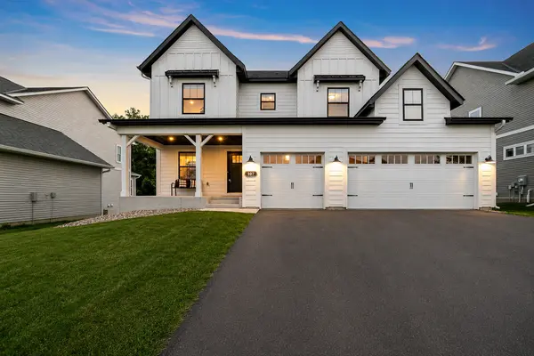 107 Maple TER, Waconia, MN 55387