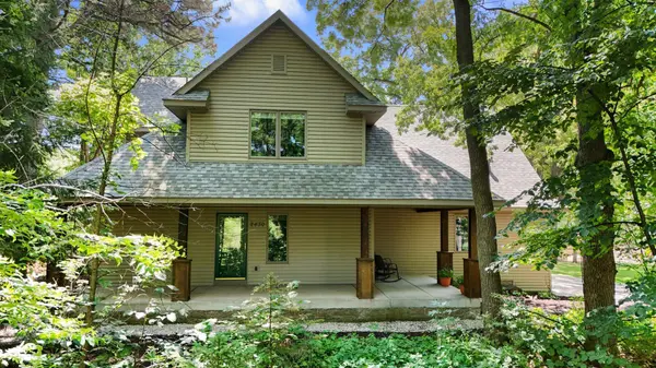 2430 Larpenteur AVE E, Maplewood, MN 55109