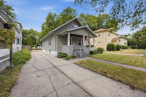 1433 2nd AVE S, Fargo, ND 58103