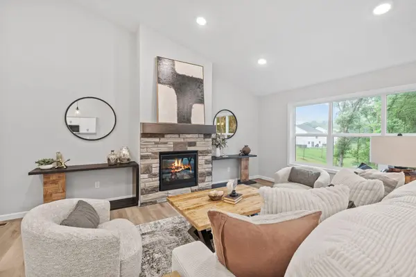 1014 2nd ST NW, Delano, MN 55328