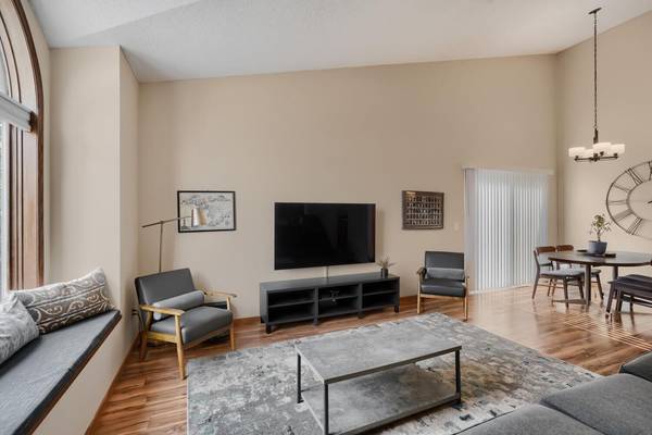 14809 Endicott WAY, Apple Valley, MN 55124