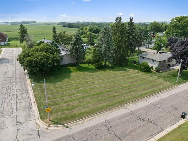 418 Monroe ST E, Caledonia, MN 55921