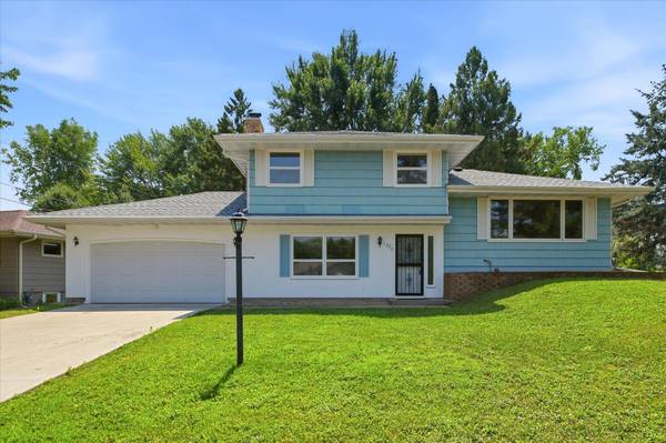 1277 Imperial LN, New Brighton, MN 55112