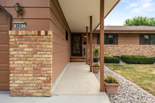 3631 Par ST N, Fargo, ND 58102