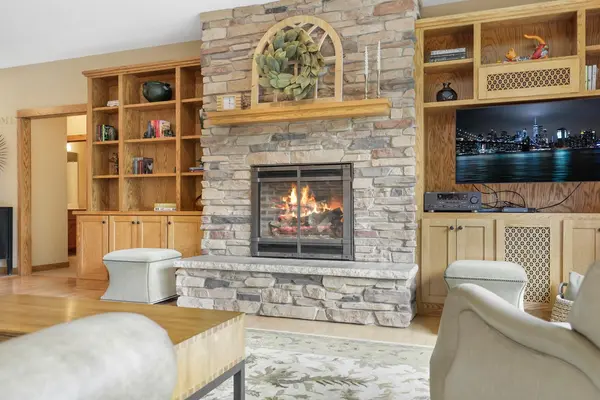 8415 Groveland RD, Mounds View, MN 55112