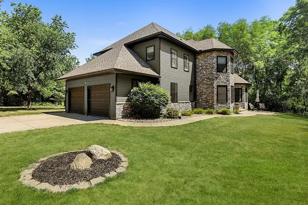 3122 Alder LN, Saint Cloud, MN 56301